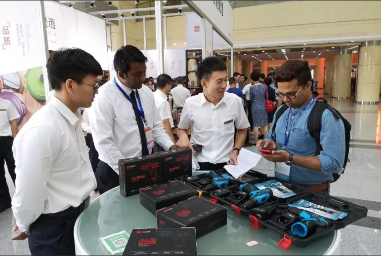 龔正：第五屆進(jìn)博會(huì)今年如期舉行，簽約展覽面積已占規(guī)劃面積85%以上！下面跟著博來(lái)珍品進(jìn)口食品批發(fā)小編一起來(lái)看看吧!更多進(jìn)口食品批發(fā)，歡迎來(lái)電咨詢上海博來(lái)珍品進(jìn)出口有限公司，服務(wù)熱線：021-3538336。